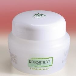 Decortil-C crema ad azione lenitiva idratante per pelle secca di viso e corpo 250 ml