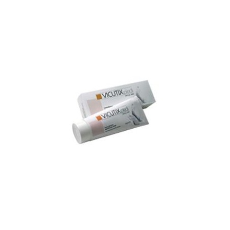 Vicutix Crema Piedi idratante e protettiva 100 ml Vicutix Crema Piedi idratante e protettiva 100 ml