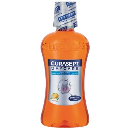 Curasept Daycare Protection Plus Collutorio gusto agrumi con agenti antibatterici 500 ml Curasept Daycare Protection Plus Collutorio gusto agrumi con agenti antibatterici 500 ml