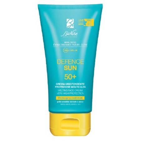 Bionike Defence Sun Crema Viso Fondente SPF50+ pelle normale secca 50 ml Bionike Defence Sun Crema Viso Fondente SPF50+ pelle normale secca 50 ml