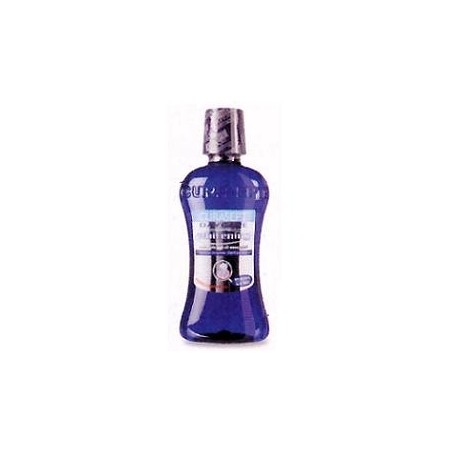 Curasept Daycare Whitening collutorio sbiancante agli oli essenziali 250 ml Curasept Daycare Whitening collutorio sbiancante agli oli essenziali 250 ml