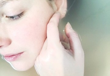 Acne tardiva: le cause e i migliori rimedi per sconfiggerla