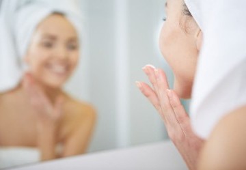 Come scegliere la migliore crema schiarente per le macchie sul viso