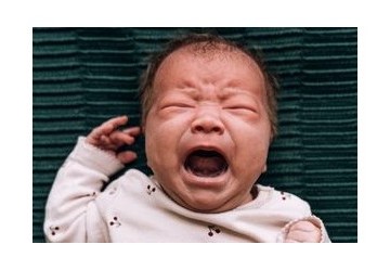 9 consigli per trattare la nausea e il vomito nei bambini