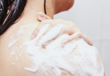 Come esfoliare la pelle del corpo correttamente